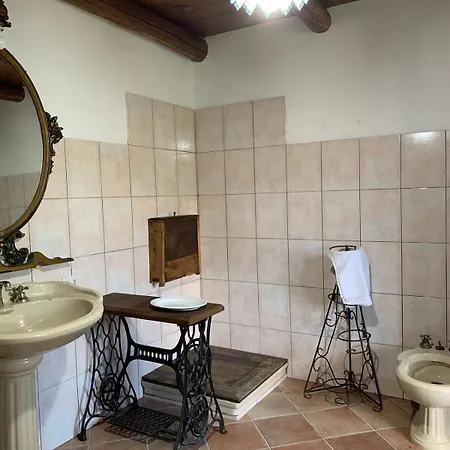 Semesterbostad Da Rumanin - Rustic House