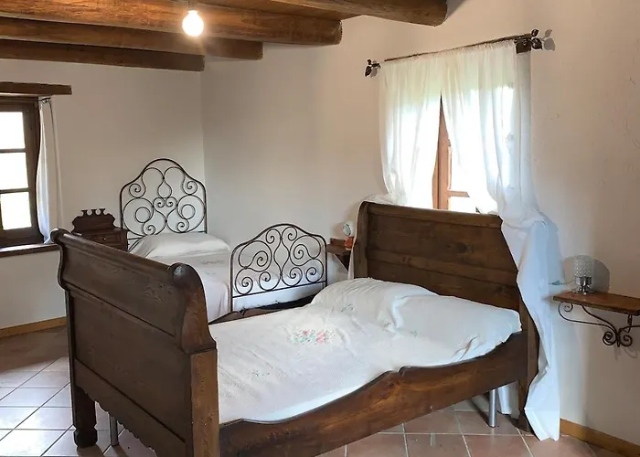 Da Rumanin - Rustic House בית נופש Camerana